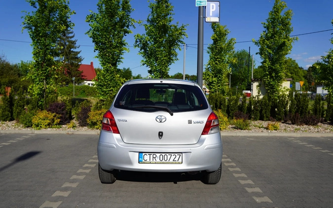 Toyota Yaris cena 18900 przebieg: 213438, rok produkcji 2011 z Toruń małe 172